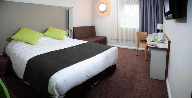 กัมปาไนล์ นอร์ทแฮมป์ตัน Hotel นอร์ทแธมป์ตัน ภายนอก รูปภาพ