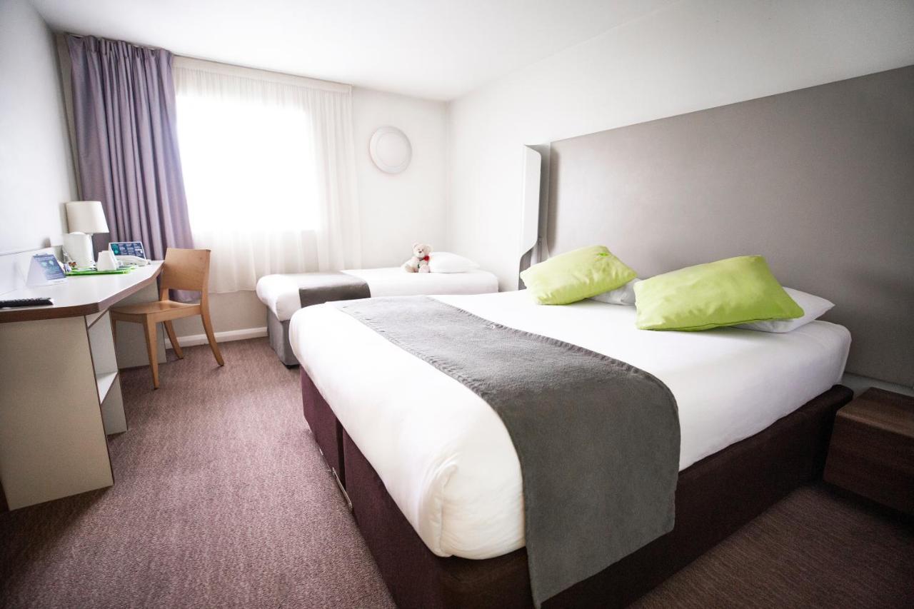 กัมปาไนล์ นอร์ทแฮมป์ตัน Hotel นอร์ทแธมป์ตัน ภายนอก รูปภาพ